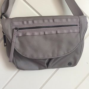 Lululemon Festival Bag II 5L gray